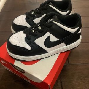 Toddler Nike panda dunks